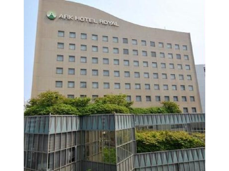 福岡市の中心・天神からすぐの抜群のアクセス！ 周辺には福岡タワー、ヤフオクドームといった福岡を代表する観光スポットも豊富。