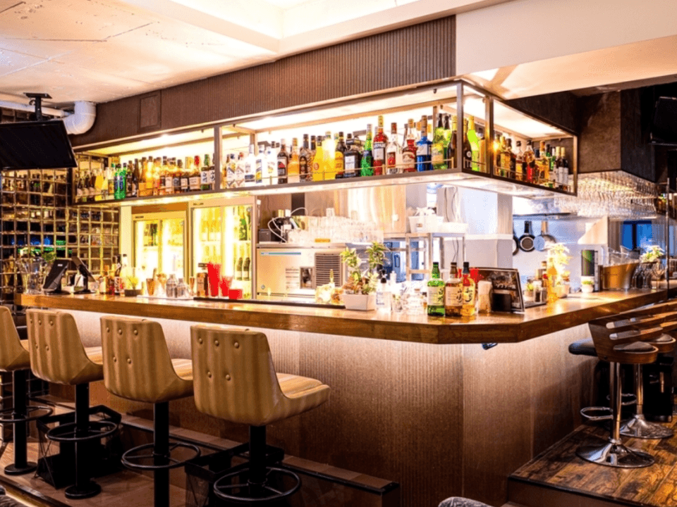 ラグジュアリーバー＆カラオケ ルビー 恵比寿店 LUXURY BAR & KARAOKE RUBBY EBISUの画像2枚目