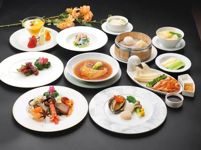 【2時間飲み放題付き】干し貝柱入りフカヒレ姿煮や当店名物の北京ダックなど全10品！『春吟コース』