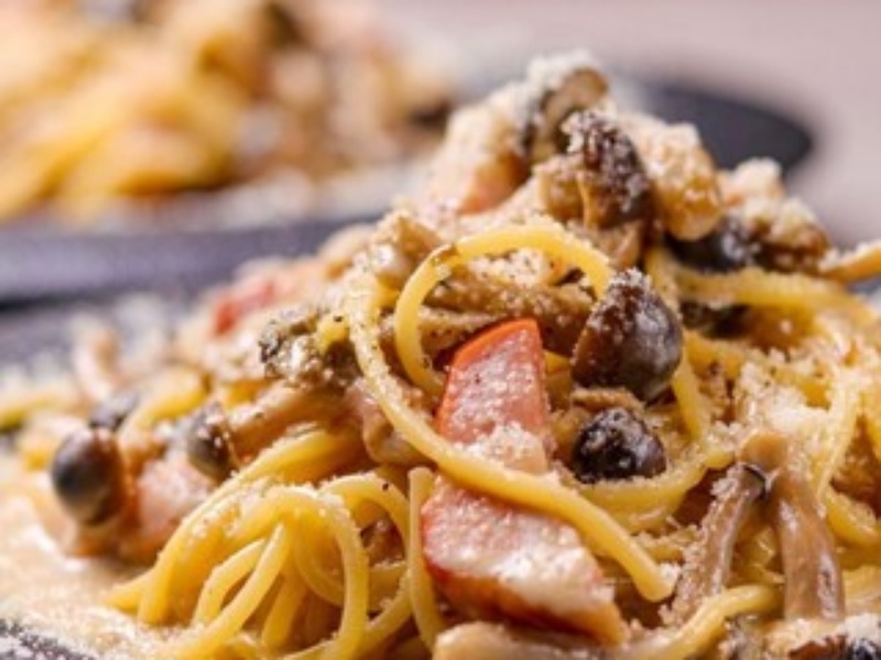 【ランチ限定 パスタコース】乾杯ドリンク付 2500円 選べるパスタ、メインには一番人気の牛ホホ肉まで堪能できる全8品！