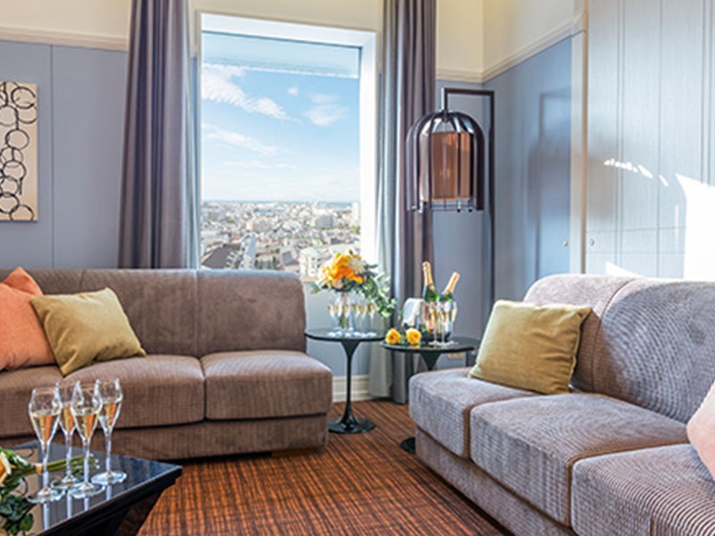 SUITE