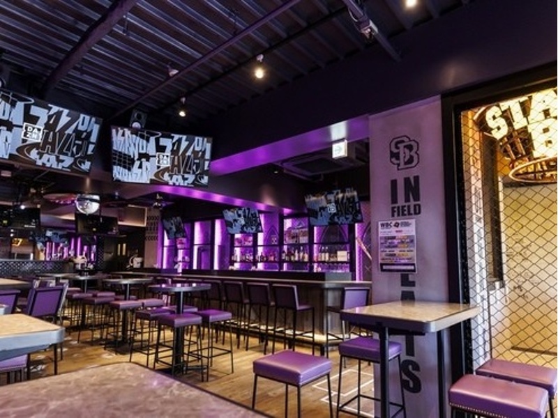 Sports Bar STADIUM（スタジアム）