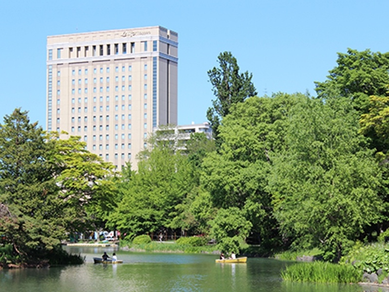 中島公園からの外観
美しい中島公園が目の前に広がり札幌市内を一望できる絶好の眺望。優雅な雰囲気あふれる空間から、観光地へのアクセスも便利です。
