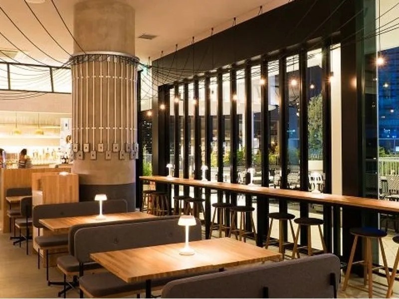tables cook & LIVING HOUSE