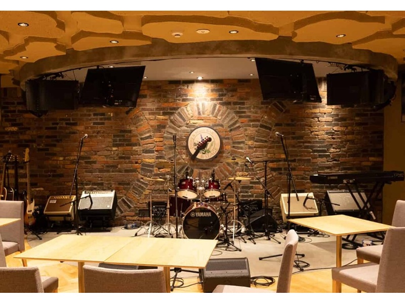 Dining & Music BAR 音STAGE