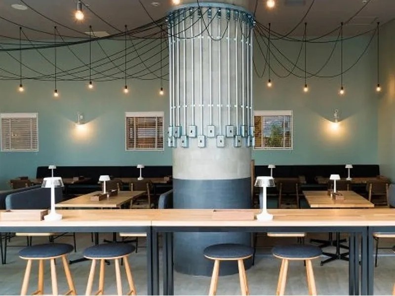 tables cook & LIVING HOUSE