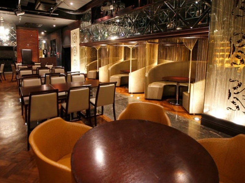 ENTERTAINMENT DINING BERONICA
