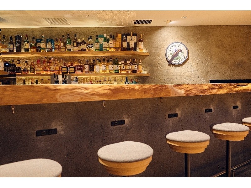 Dining & Music BAR 音STAGE