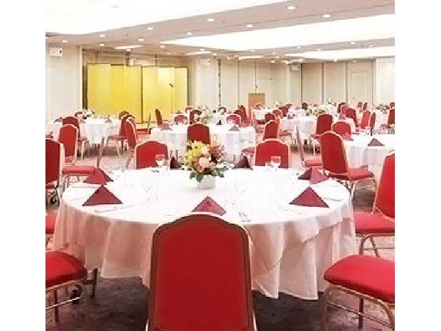 新御徒町駅より徒歩1分、20名から500名様まで、多彩な会場でお待ちしています。