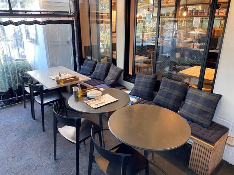UPMARKET PIZZA&CAFE