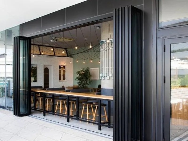 tables cook & LIVING HOUSE