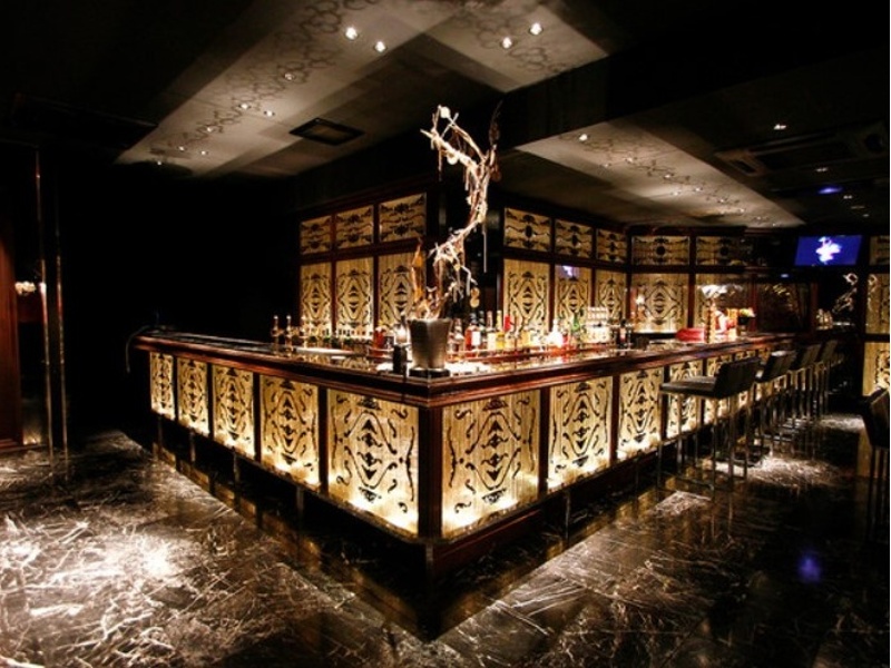 ENTERTAINMENT DINING BERONICA