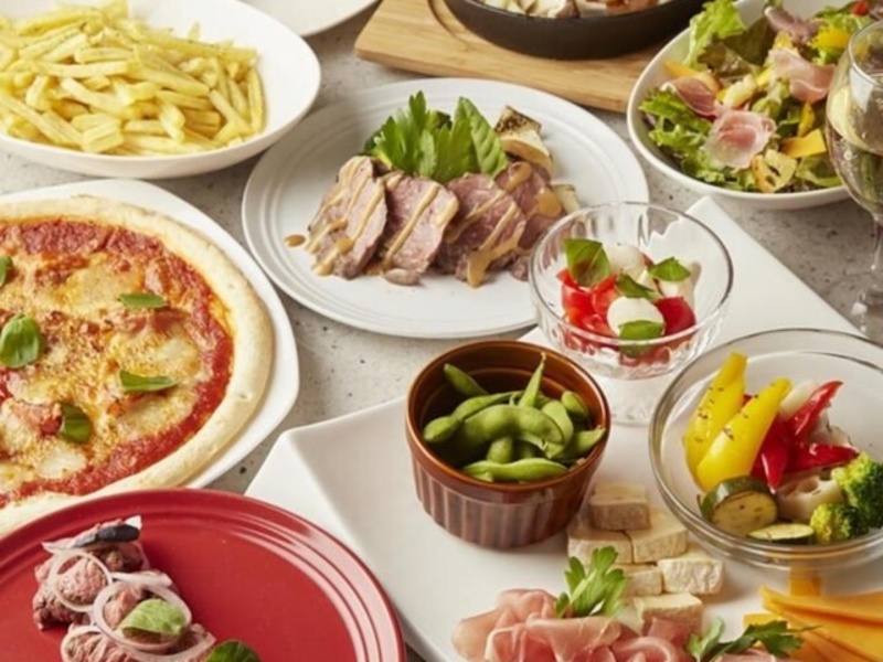 【2.5時間お店貸切パーティー！飲み放題＆特製ブッフェ料理10品付き】
結婚式二次会/一押し貸切プラン