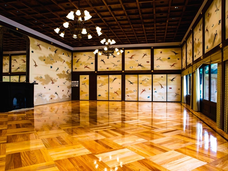 明治記念館本館・エミール