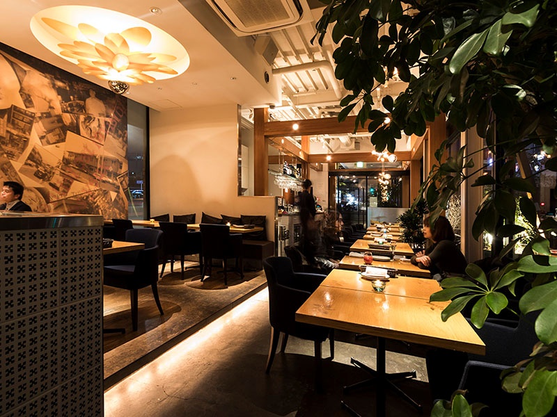 MOULiN　（ムーラン）