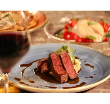 【Dinner】3時間飲み放題付き！A5ランク黒毛和牛ステーキ＆濃厚ボロネーゼ♪歓送迎会に！ ¥8,000