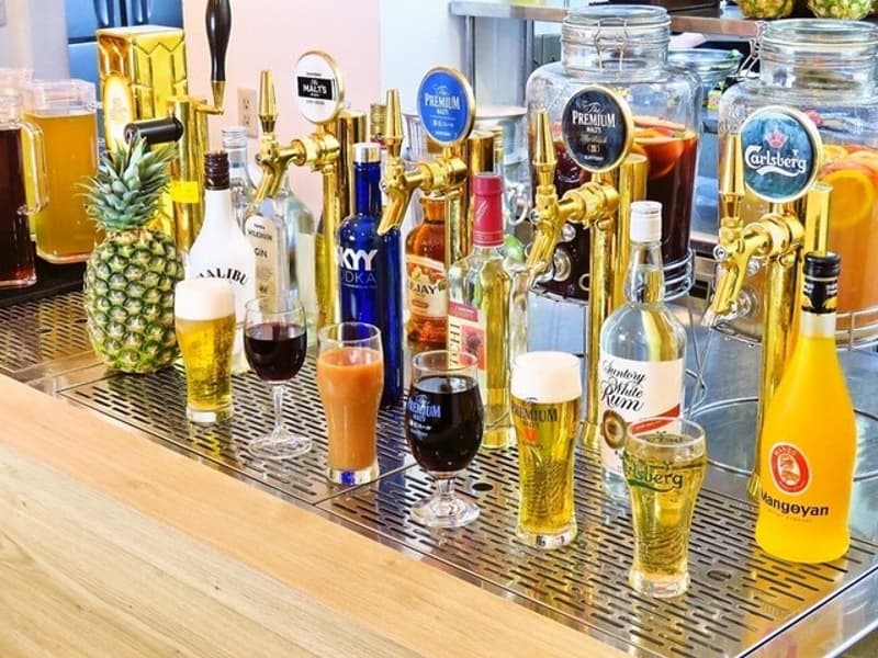 4種の樽生ビール＆100種カクテル飲み放題で乾杯！ブラジルBBQの熱気で、職場の宴会を最高の思い出に。