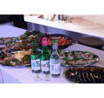 【結婚式二次会プラン】コースメニュー(飲み放題付)6000~/1人　　大型スクリーンあり◎