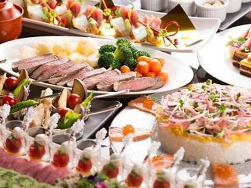 シティプラザ大阪のお料理は、美味しいものをさらに美味しく召し上がっていただけるよう、特に和食に関しては季節に応じた“旬食材”を使用したメニューを、ご用意させていただいております。プランのメニューもご予算に応じてご相談させていただきます。
