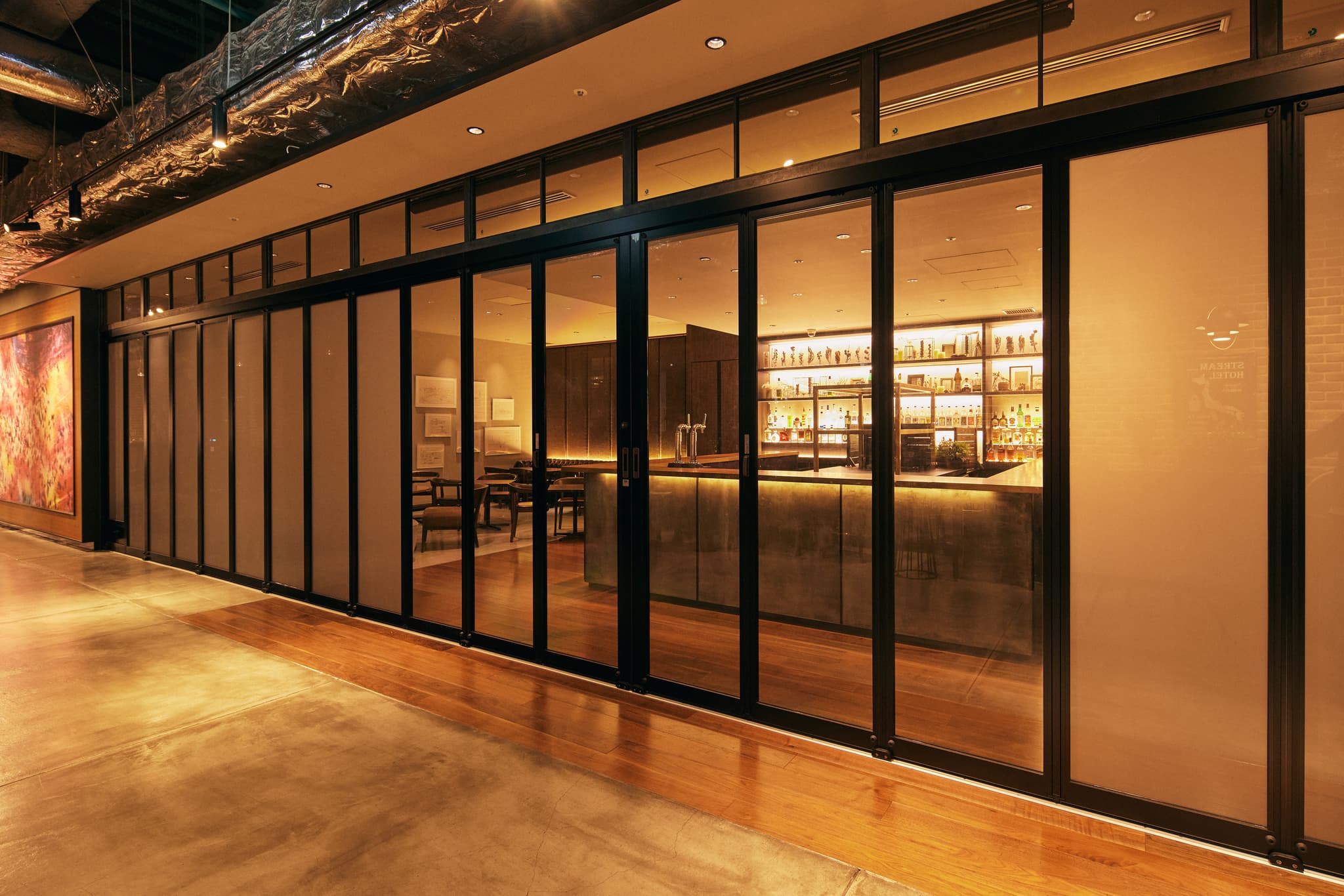 Bar & Dining  TORRENT（バー）