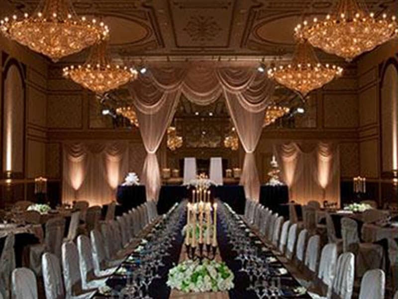 ■ヴェルサイユ
会食 80名～2,000名