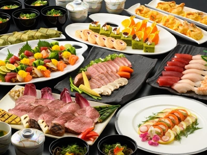 様々なシーンにご対応可能です。 お食事もビュッフェからコースまでお客様のご要望に応じてご用意します。
