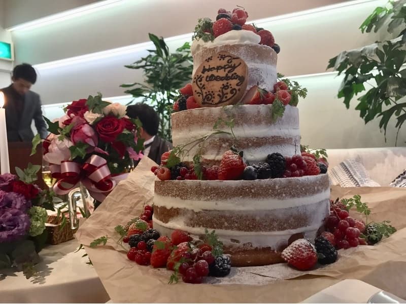 ウエディングケーキ、ネイキッドケーキ