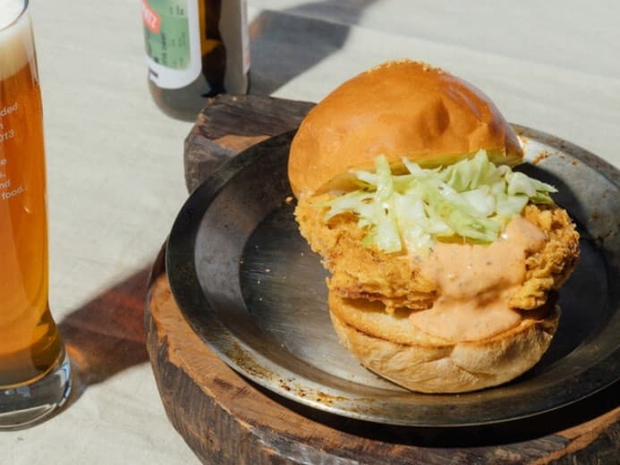 フライドチキンバーガー
