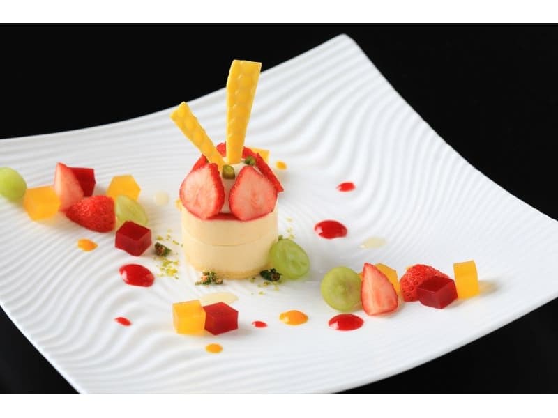 コース料理イメージ
全国の窯元や有名作家が手掛けた1品もの器で、美食をより際立たせる本物と本質にこだわったおもてなしをお届け。
1万坪の日本庭園を臨めるプライベート空間で、コース料理をお召し上がりながら心通うひとときをお過ごしください。
オリジナル料理も相談可能