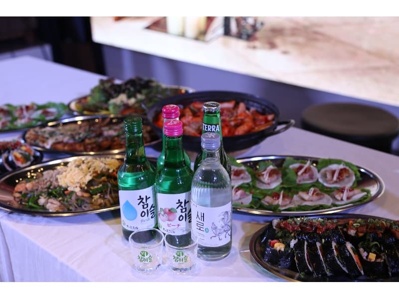 【結婚式二次会プラン】コースメニュー(飲み放題付)6000~/1人　　大型スクリーンあり◎