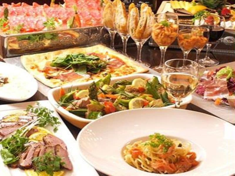 【料理一例】
専属シェフの手作りテーブルシェアスタイル
