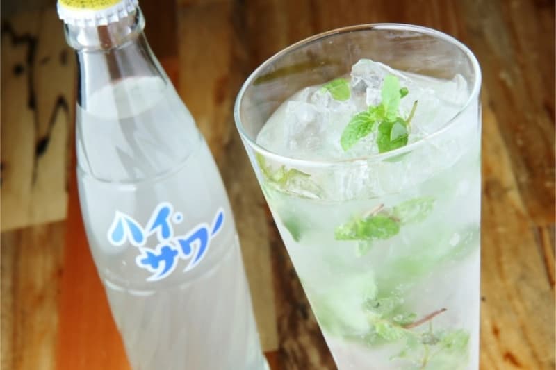 ラムネを使った爽やかなモヒート