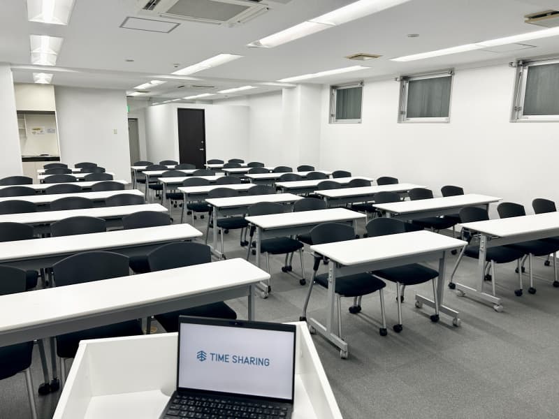 司会台からは全体が見渡せます！