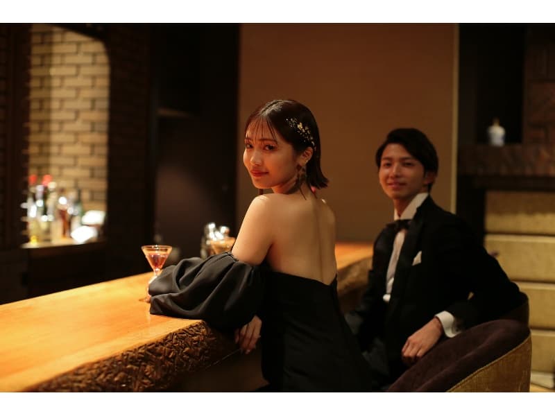 クラシックバー ラ ・ シュミネ
桜の木で作られたカウンターやアート絵画などこだわりにあふれるバーでのひとときをお楽しみください。