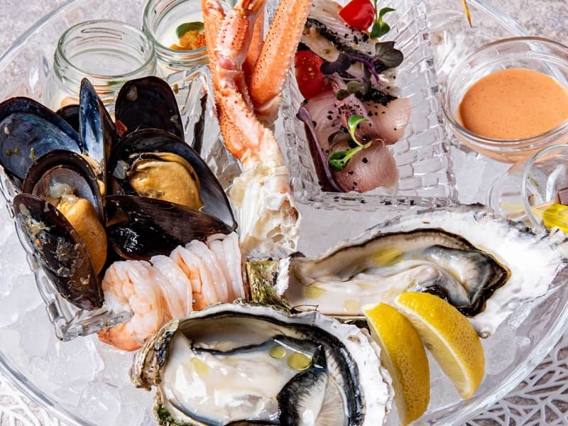 シーフードプラッターは海の恵みを贅沢に盛り合わせた豪快な一皿