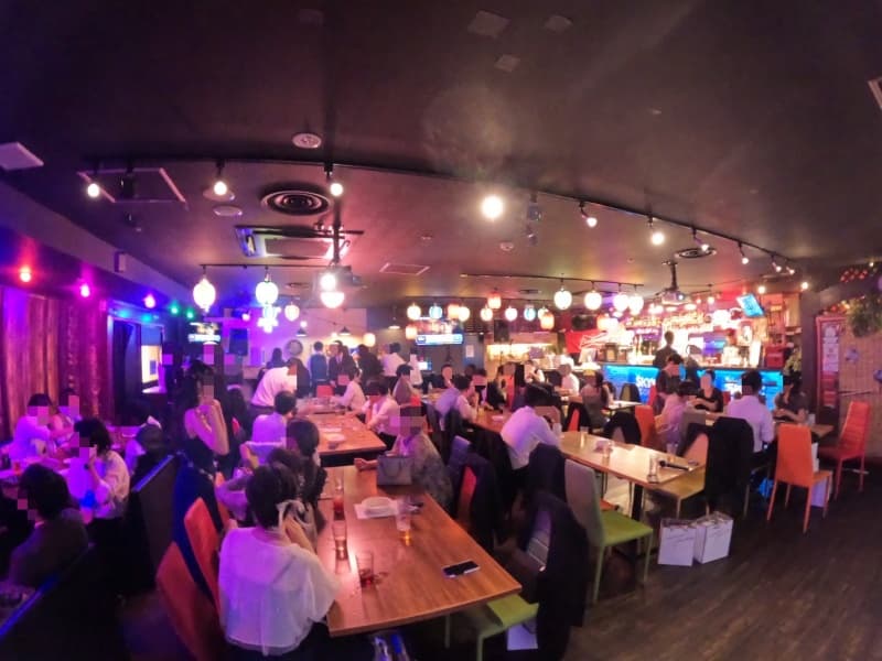 【会場】
立食110名様、着席90名様まで可能です。