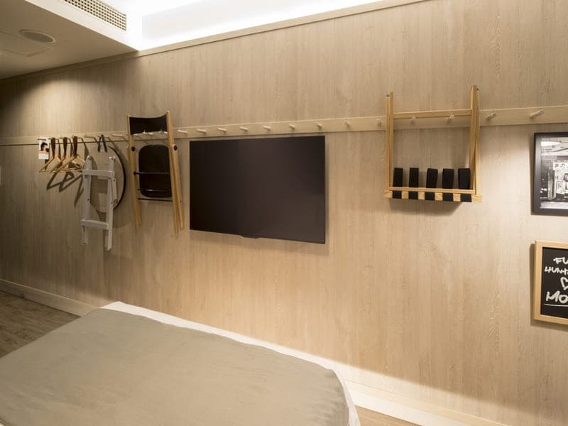 50インチTV、壁掛け収納家具