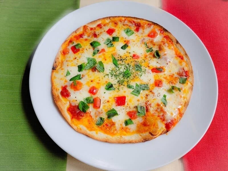 【お料理（例）】
マルゲリータピザ