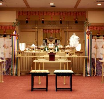 出雲大社をおまつりするアンフェリシオン館内の神殿。最大50名での利用も可能。神聖な雰囲気漂う日本の挙式。