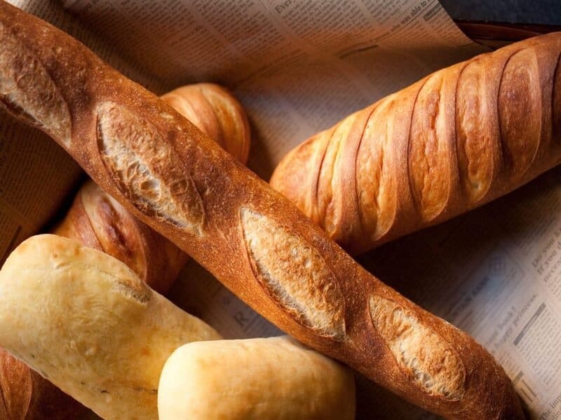 ◇ベーカリー◇
料理との相性にこだわった、本場フランス伝統のパンをご用意。最高級小麦粉を使用した香り豊かなパンが、グリル料理の美味しさをさらに引き立てます。※コクーンシティ店では「メゾンカイザー」のパンを数種類ご用意しております。
