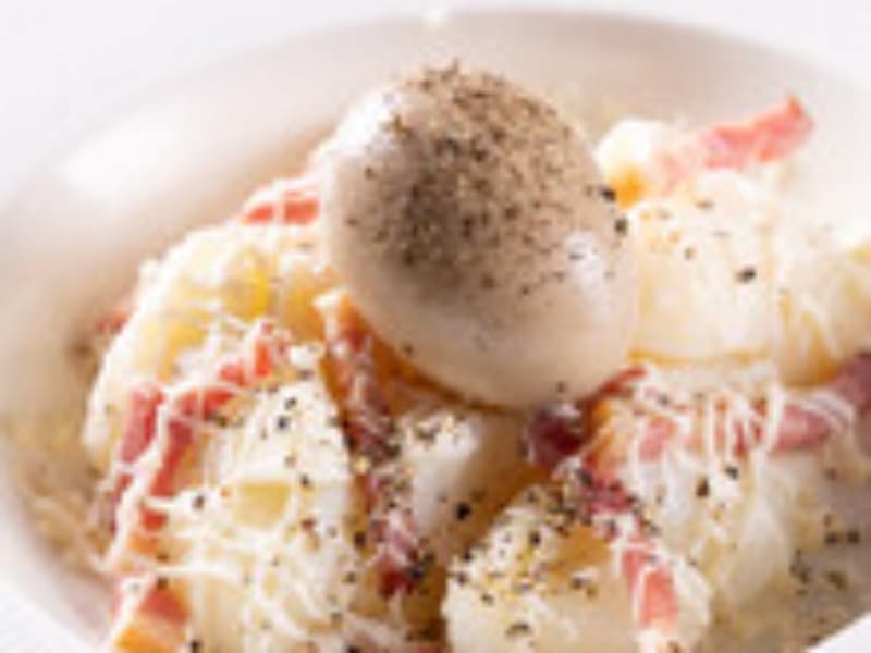 ポテトサラダはごろごろとして食べ応え抜群
