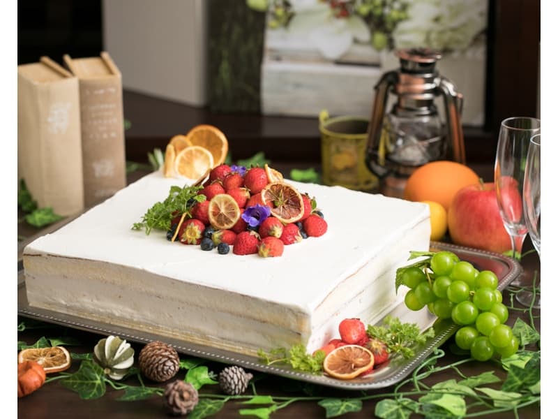 【ウェディングケーキ】
有料でご用意できます。
15000円～
