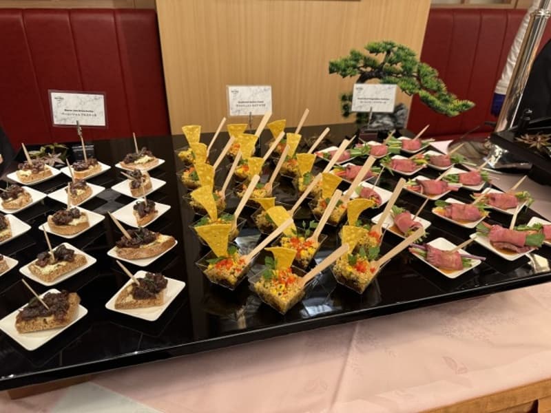 立食パーティお料理イメージ３
普段のメニューのミニサイズも対応可能です！