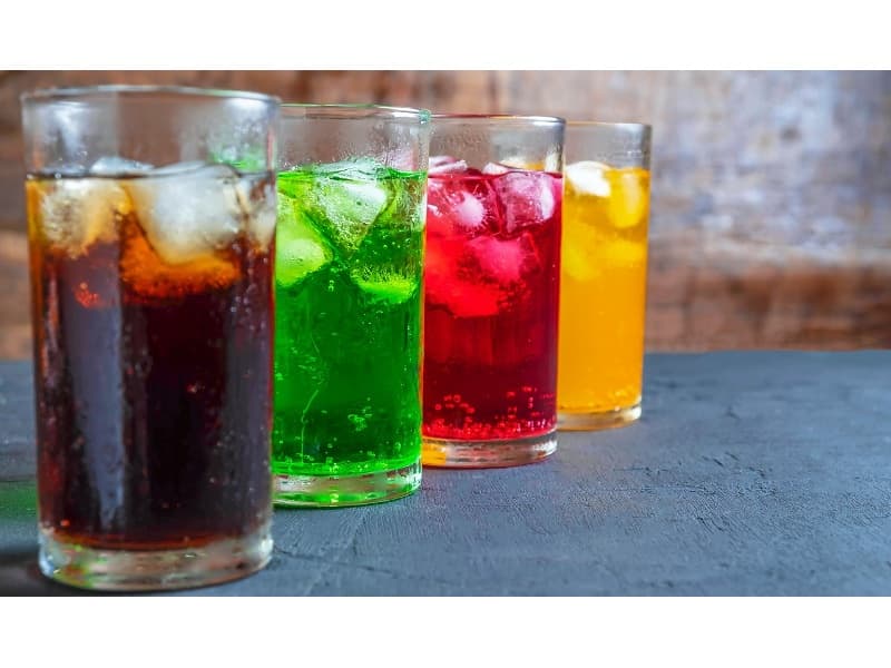 プランに含まれる飲み放題はノンアルコールカクテルやソフトドリンクも豊富なラインナップ。