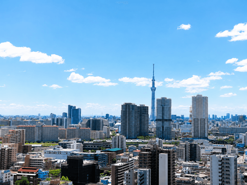 晴れた日の眺望。東京スカイツリーや荒川、隅田川を一望する贅沢なロケーションをお楽しみください。