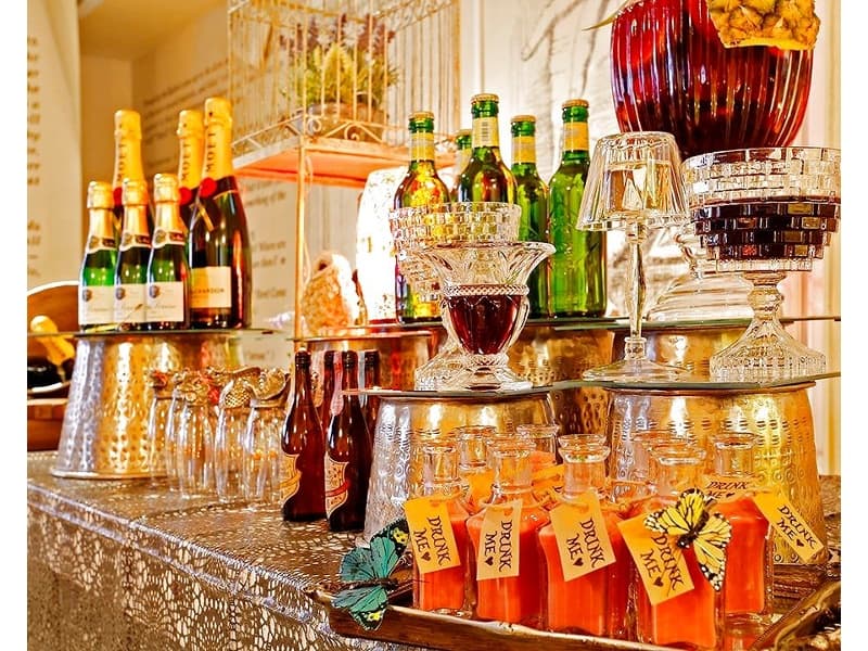 ドリンクは飲み放題プランとなっております