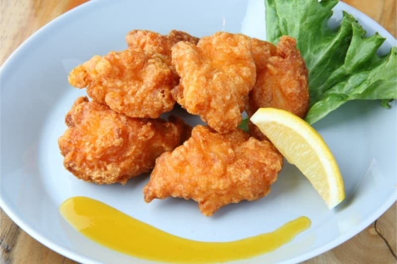 鶏の唐揚げ マンゴーチリソース