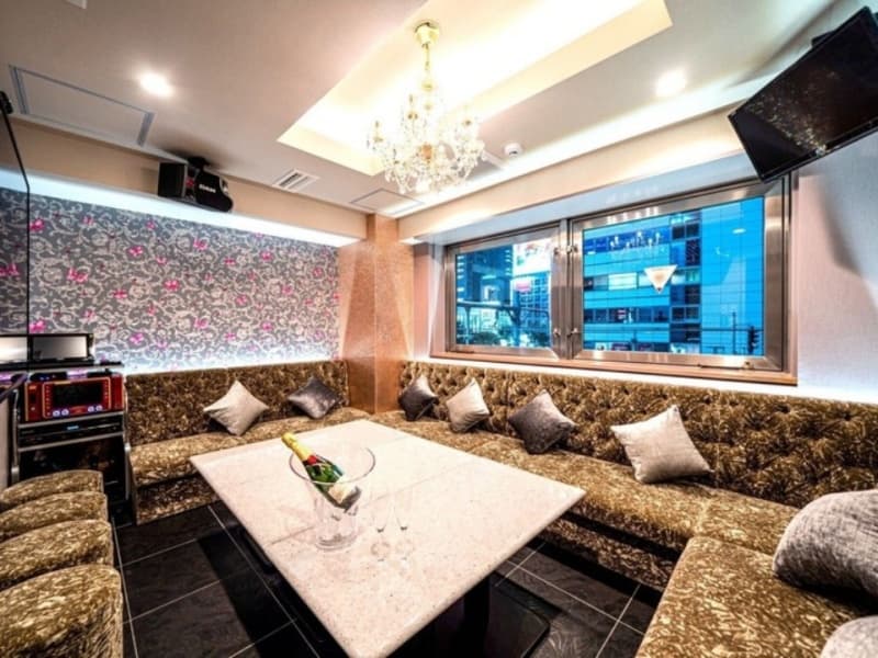 LUXURY BAR & KARAOKE PALACE SHIBUYA - バー & カラオケ パレス 渋谷駅前店の画像3枚目