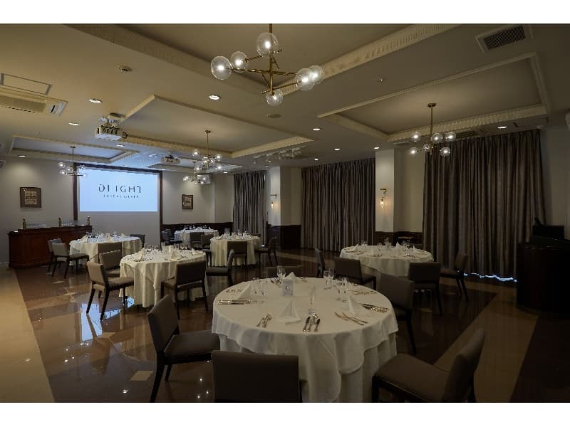 両会場映像演出に便利なプロジェクター＆スクリーン完備