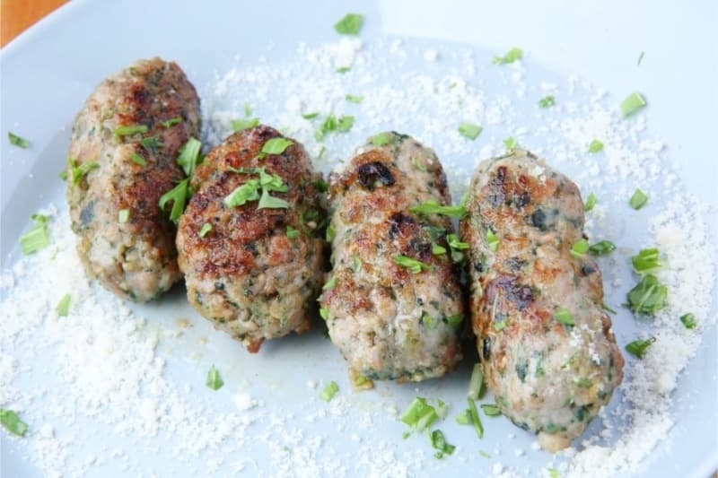 香草を使ったパクチーサルシッチャ